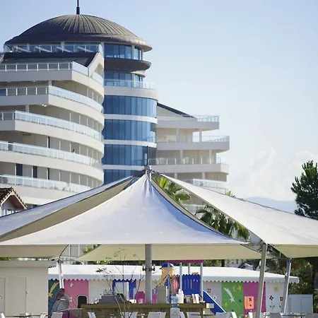 Raymar & Ośrodek wypoczynkowy 5*